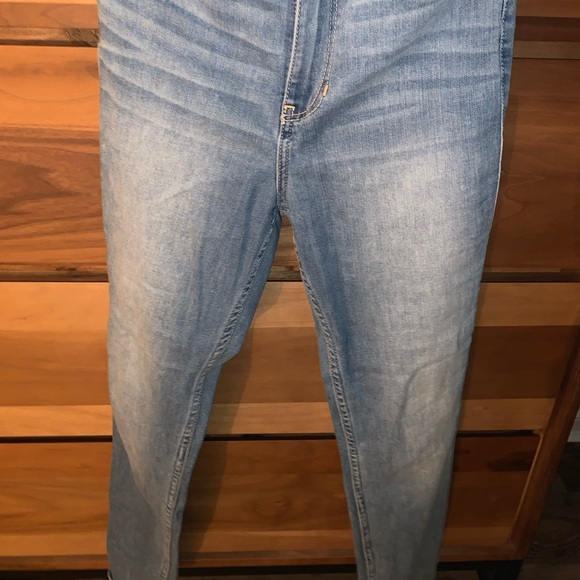 Hollister “High-Rise Super Skinny” jeans - Picture 2 of 3